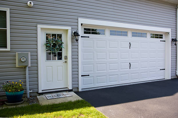 24/7 Emergency Garage Door Panel Replacement experts in Lackawanna, NY